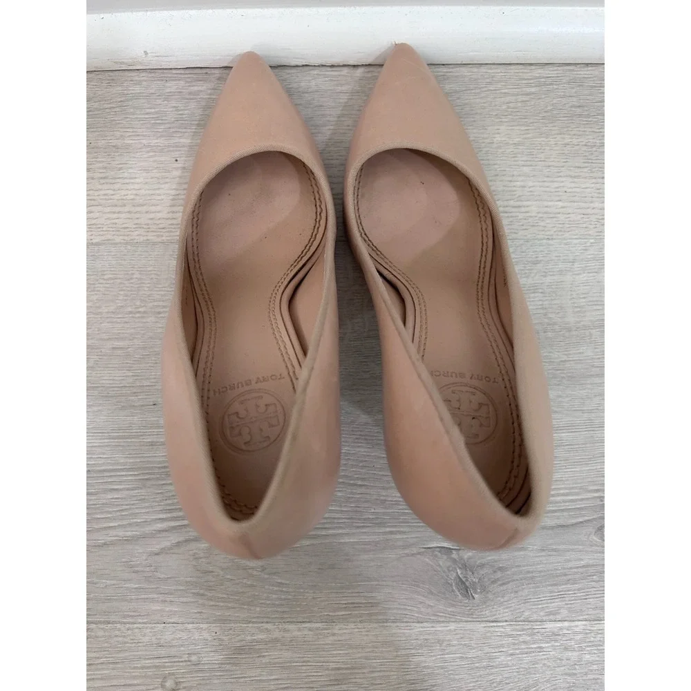 Tory Burch Chelsea Pointed Toe Pumps Light Pink Tan Leather Gold Logo Heels 5.5M